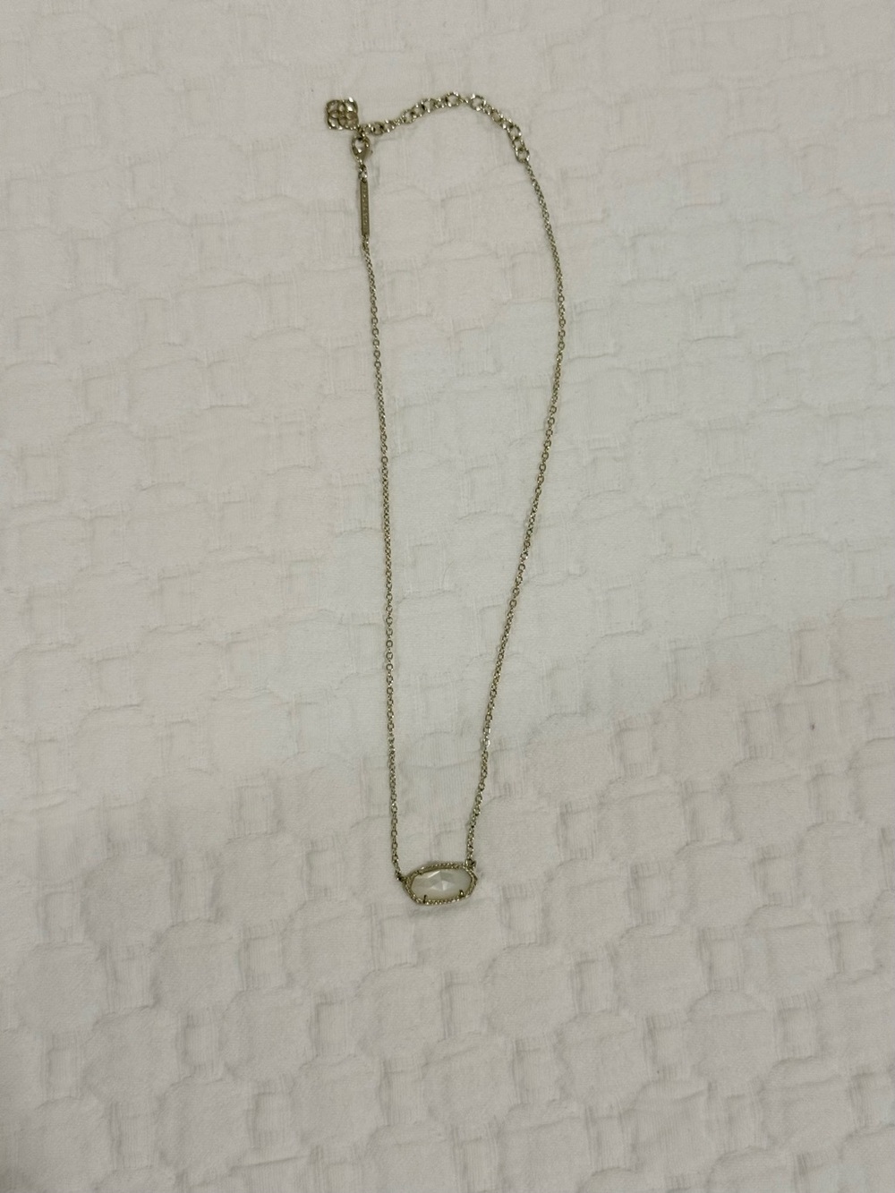 Kendra Scott- Elisa Gold Necklace in Ivory Mother of Pearl